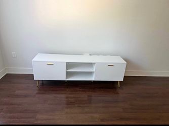 WHITE MODERN TV STAND