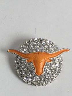 BEAUTIFUL BULL RHINESTONE PENDANT