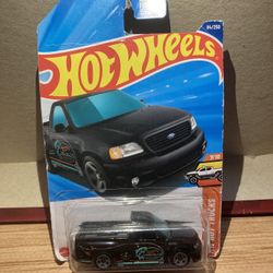 Hot Wheels / 99 Ford F-150 SVT Lightning / Black