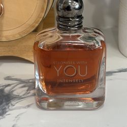 EAU De Parfume  Intensely 