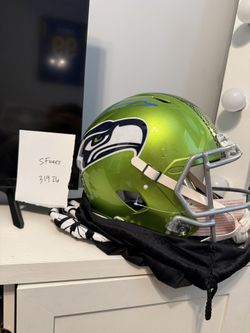 Seahawks Kenneth Walker Auto Helmet