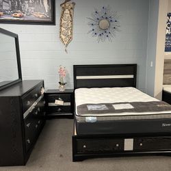 4PC Black Queen Platform Bedroom Set 