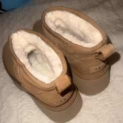 UGGS