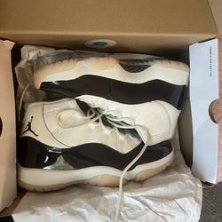 retro jordan 11s (neapolitan) 