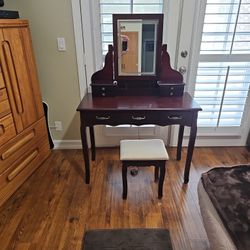 Vanity Desk and Seat