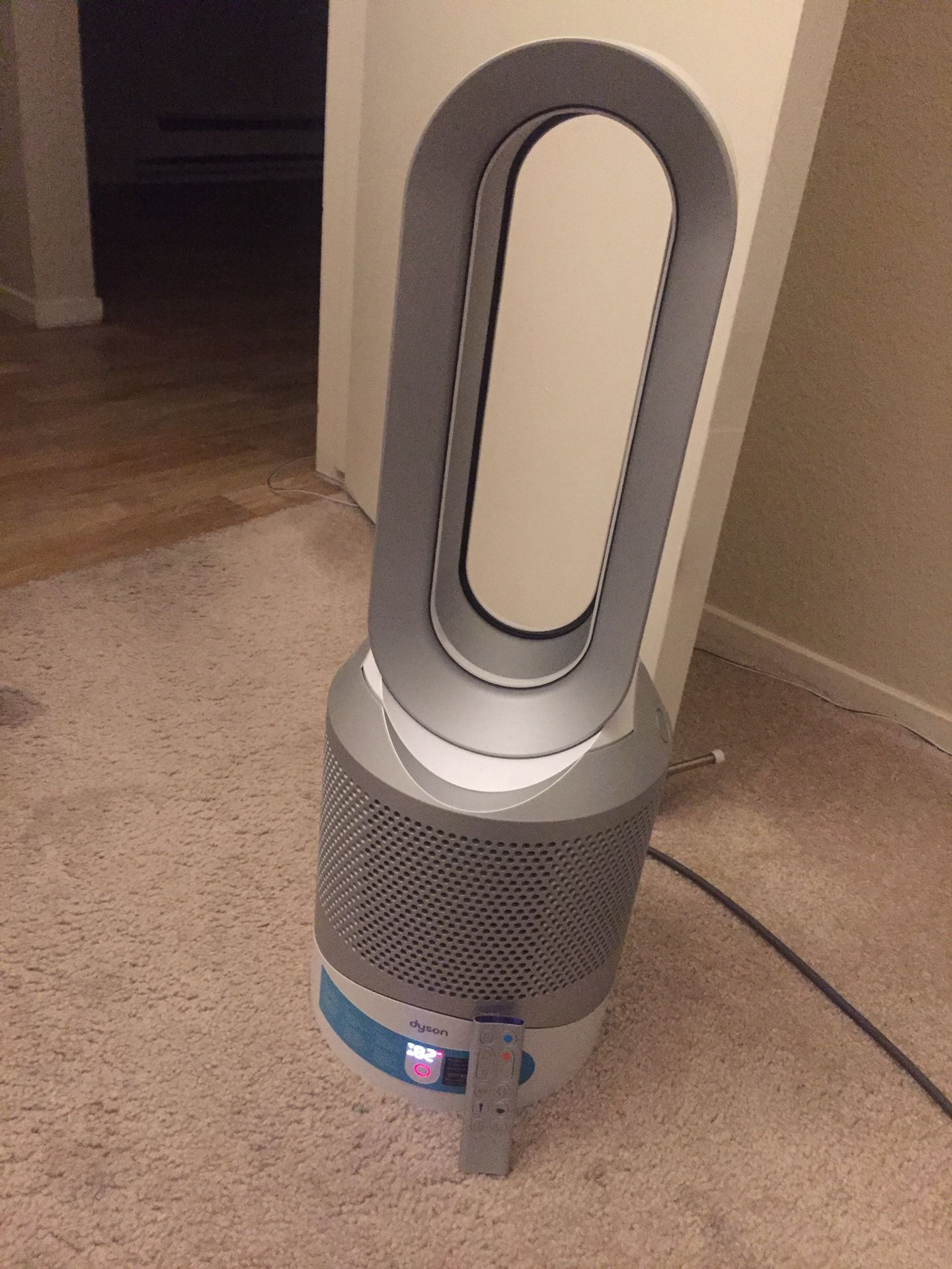 Dyson Cool + Heat fan HP02 Purifier