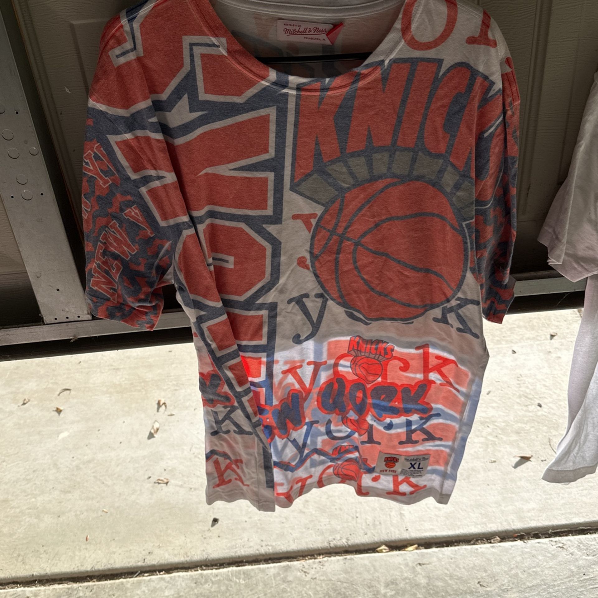 Mitchell & Sons New York Knicks T-Shirt