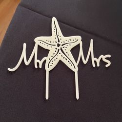 Mr. & Mrs. Starfish Cream Colored Wedding Cake Topper