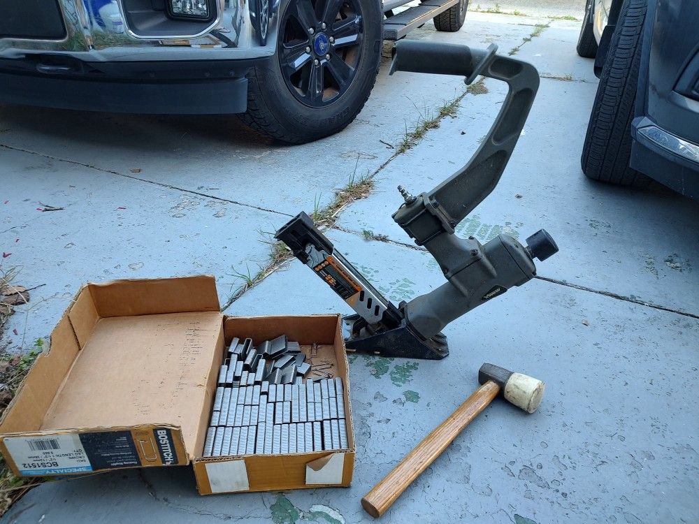FLOORING NAILER 