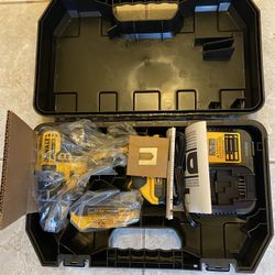 XR COMPACT BRUSHLESS DRILL/DRIVER KIT  20v 