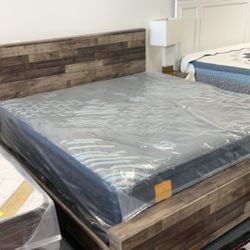 King Bed With Dresser And Mirror Sale