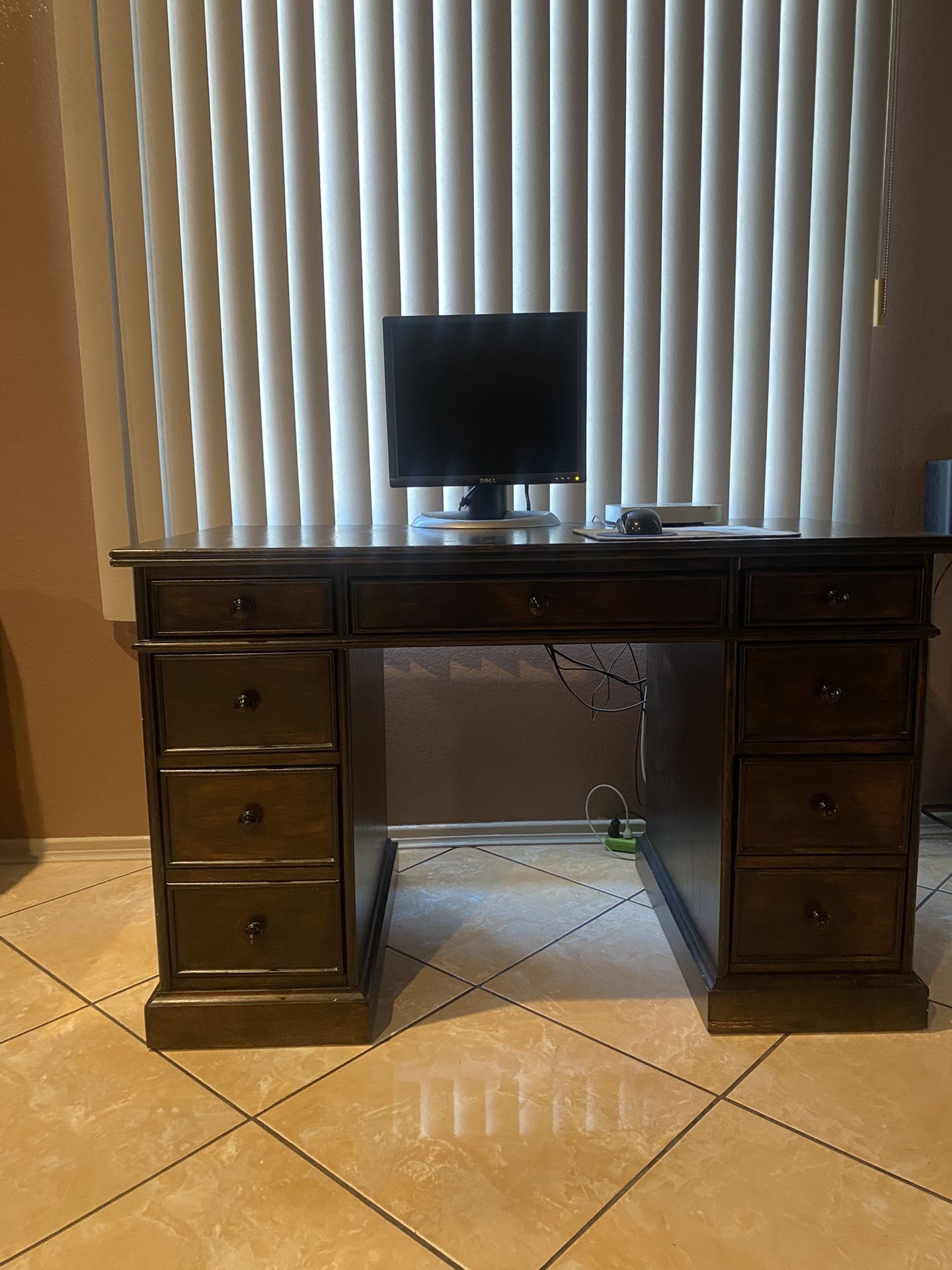 Dell Computer with Desk