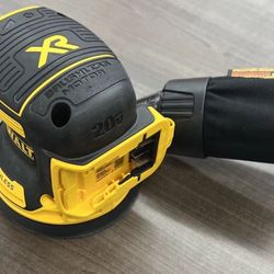 New DEWALT DCW210 20V MAX XR 5" Cordless Random Orbital Sander (Bare Tool)