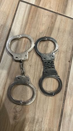 smith and wesson handcuffs