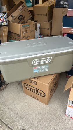 Coleman Classic Series Insulated Portable Cooler, Leak-Resistant Outdoor Hard Cooler Keeps Ice up to 5 Days,