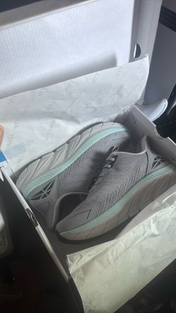 Men’s shoes 8.5
