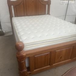 Pine queen bed