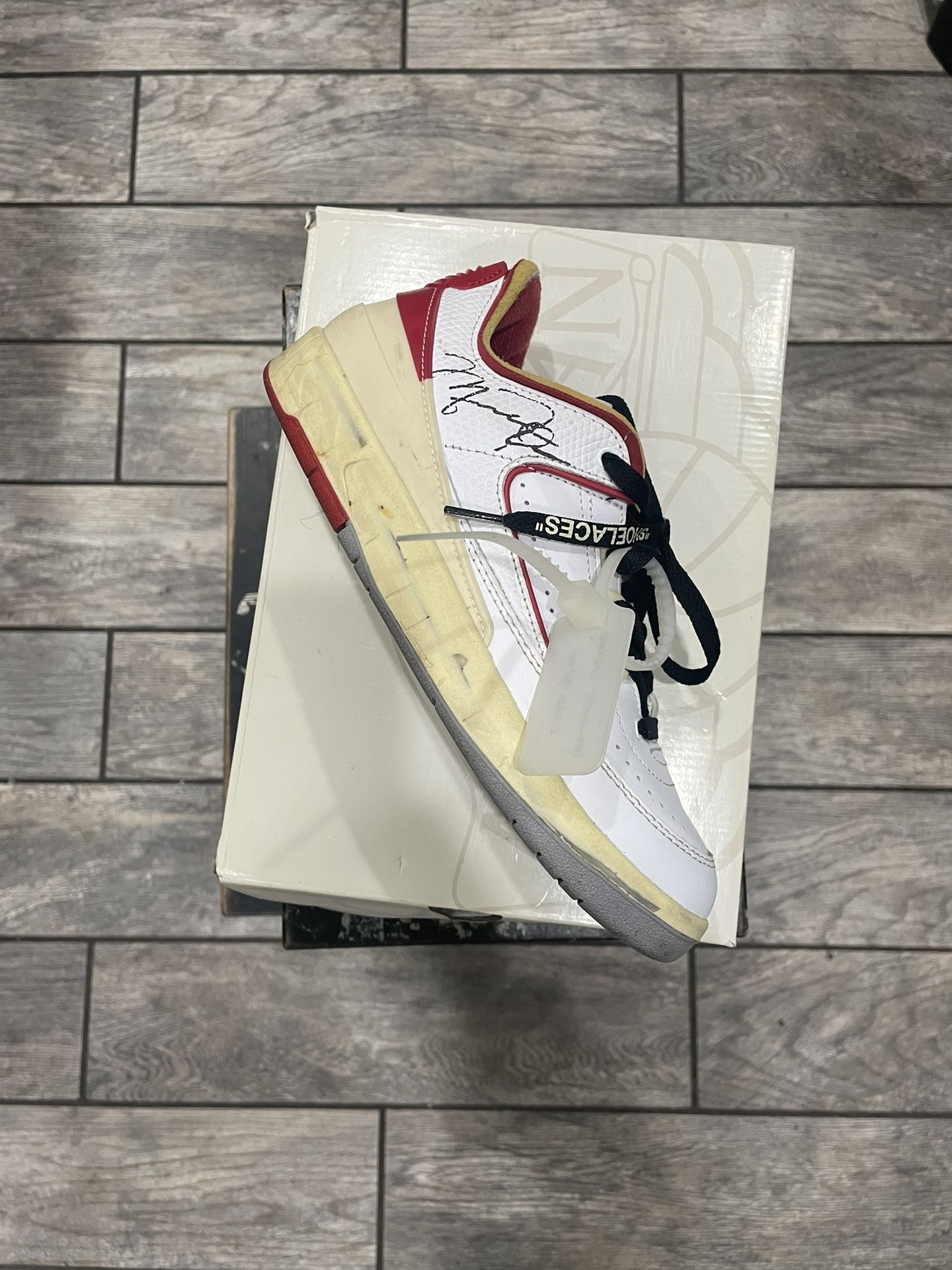 Off White Jordan Retro 2