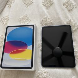 iPad 10th Gen 64 GB WiFi + Cellular Unlocked