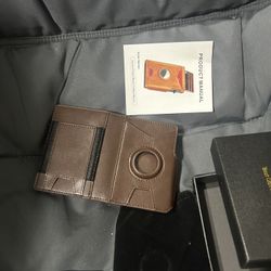 Scam-proof men's wallet