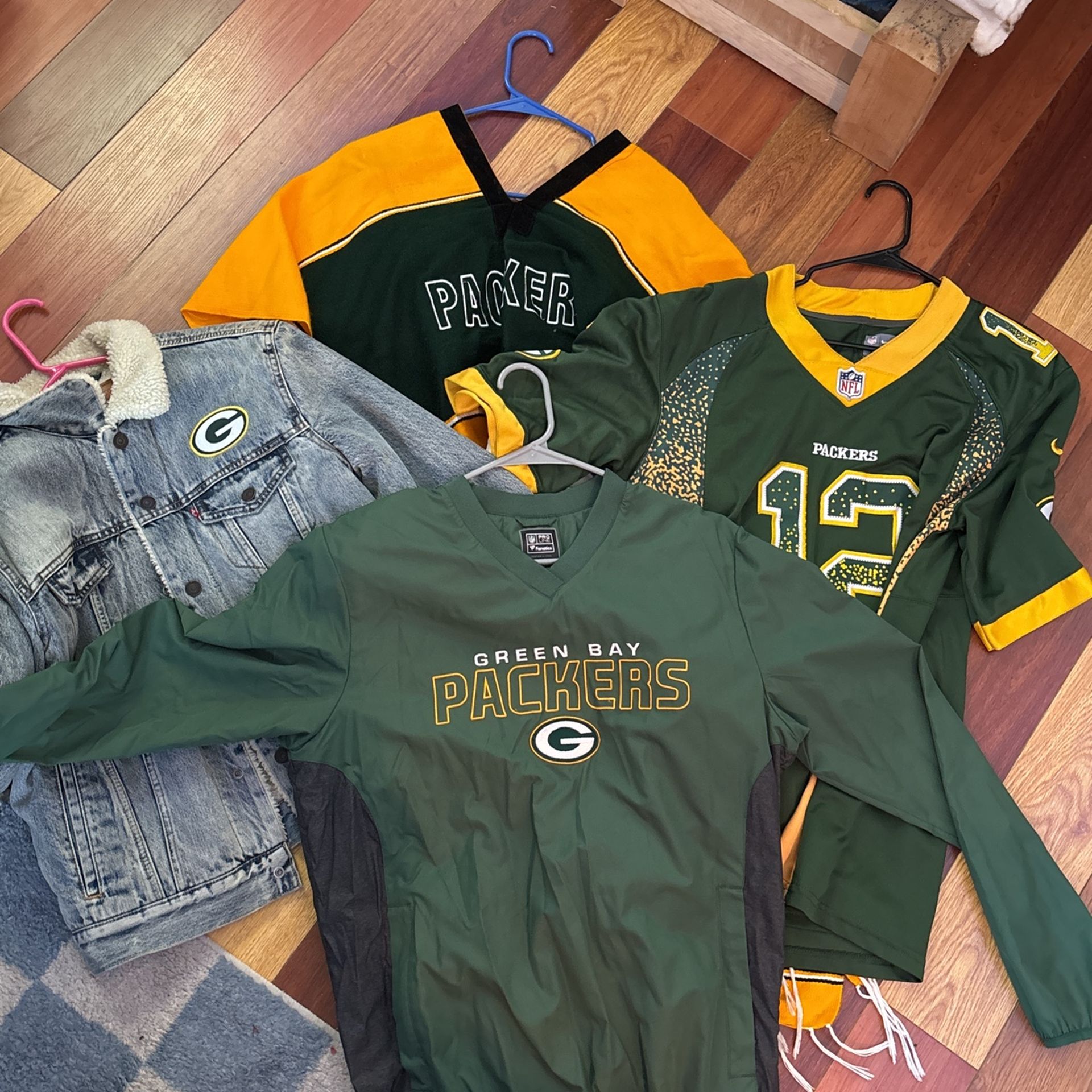Green Bay Packers Clothing Lot