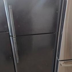 Ge black top freezer fridge apartment Size