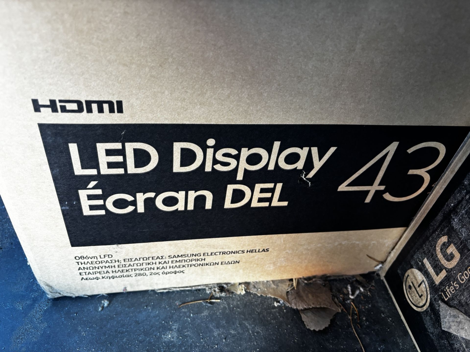 Samsung smart signage 43” LED COMMERCIAL DISPLAY