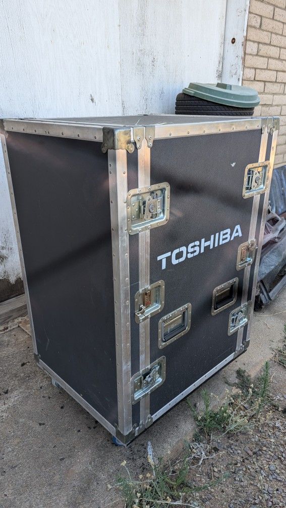 Large Wood Rack Case With Casters for Sale in Ramona, CA - OfferUp