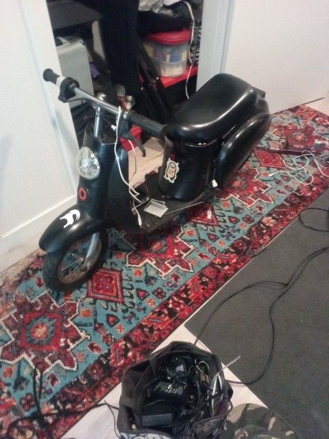 Vintage Razor Pocket ,Needs Some One Who Has Time  To Mess With It,$50