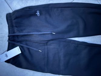 Alo sweats