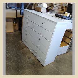 Ten drawers dresser
