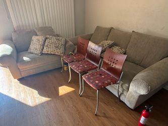 Sala completa.   Leaving room