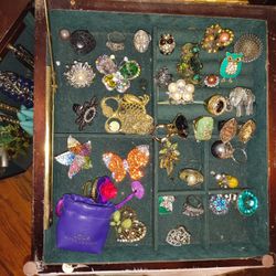 Jewelry BIG Ring = EACH  $6 (But the Corner MJ Flower Is $30) Small Ones 2/$5 