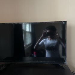 Samsung 32’ Gaming Smart Tv
