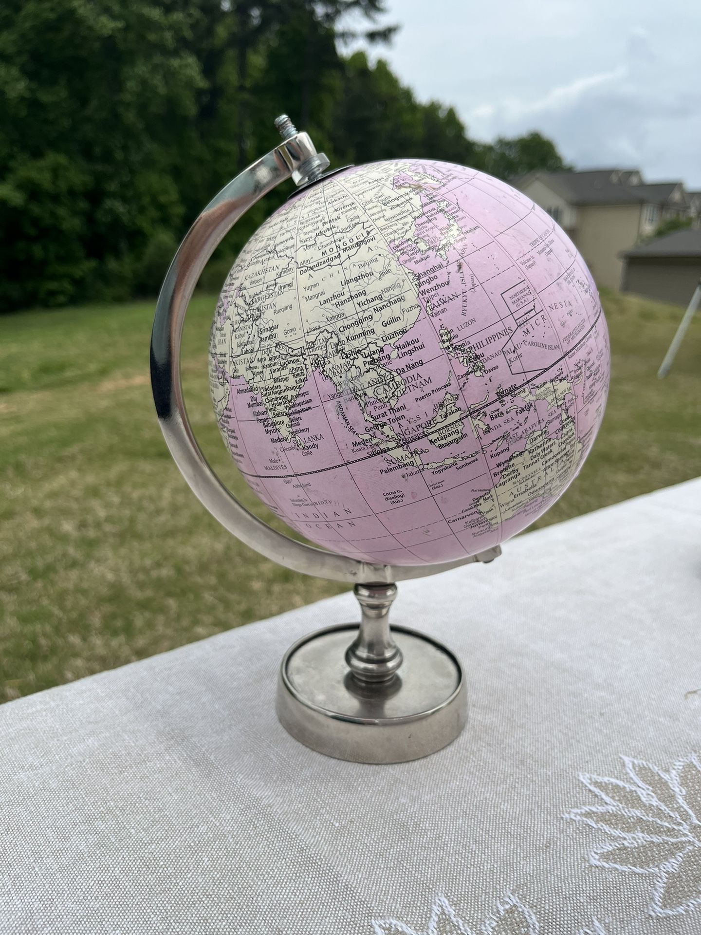 Pink Globe