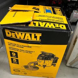 dewalt 9 gallon wet dry vacuum