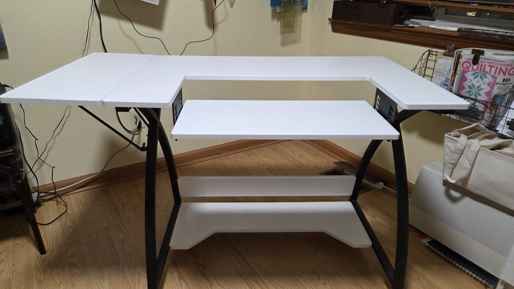 Sewing/ Craft Table