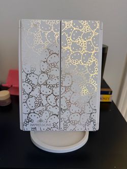 Hello Kitty Trifold Mirror