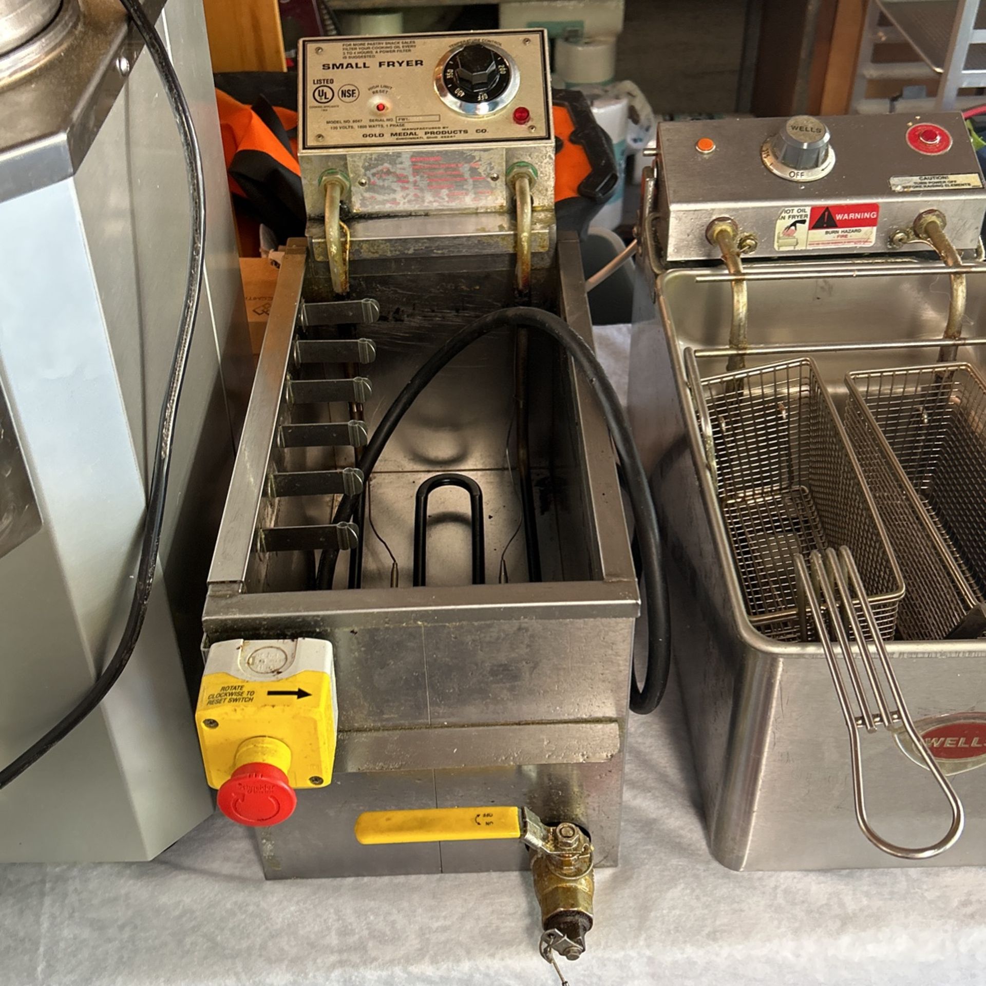 Corn Dog Fryer, Gold Medal 8047, 120V