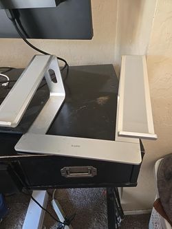 LAUT Aluminum Laptop Stand