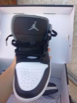 barely used black white gray Jordan 1s size 8