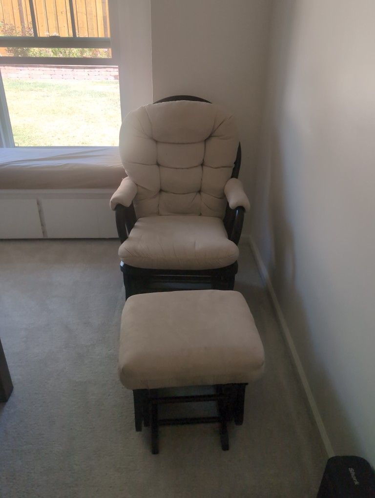 solid wood Rocking Chair With Rocking Foot rest