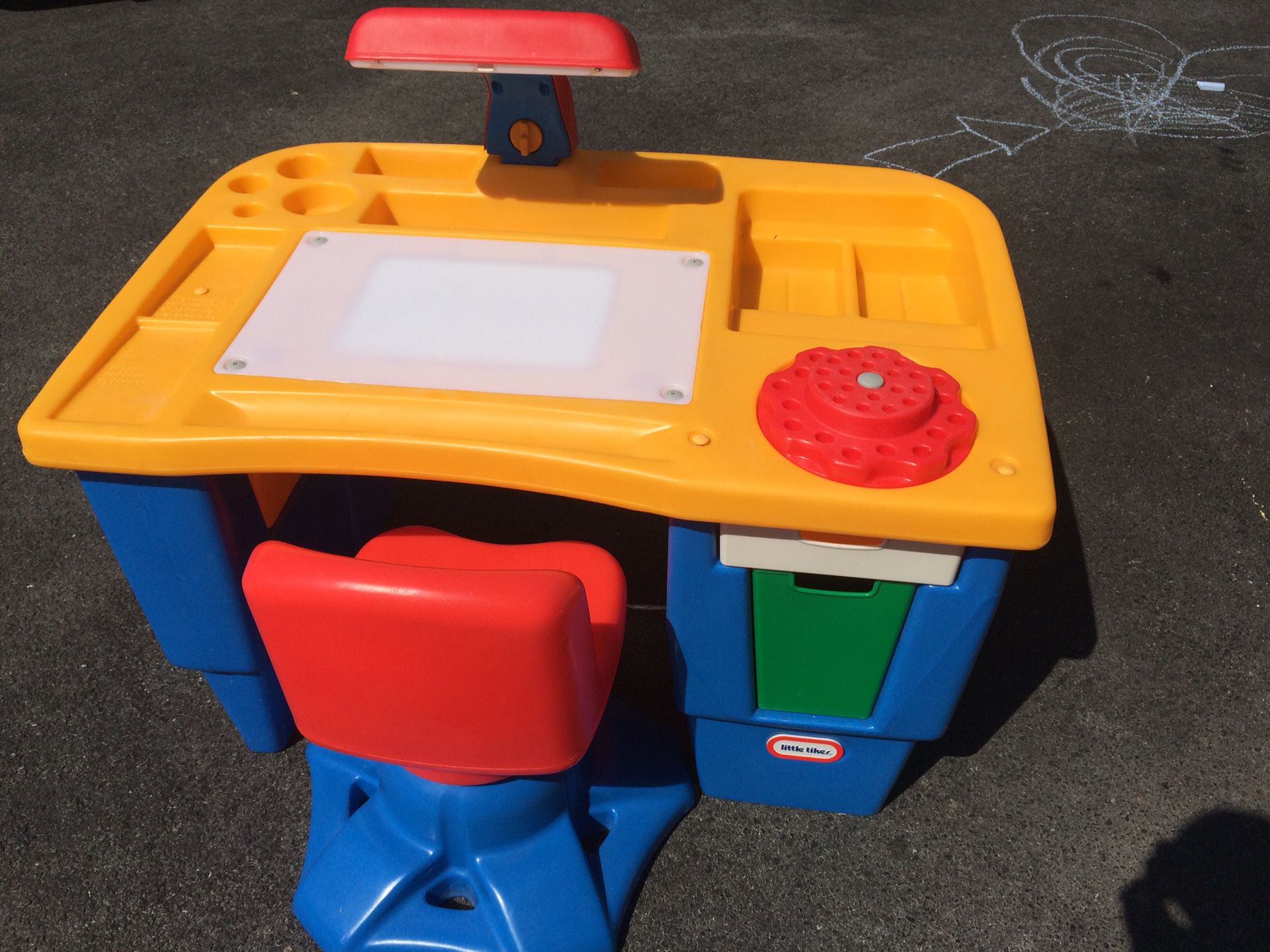 *REDUCED* Little Tikes Vintage Drawing Desk