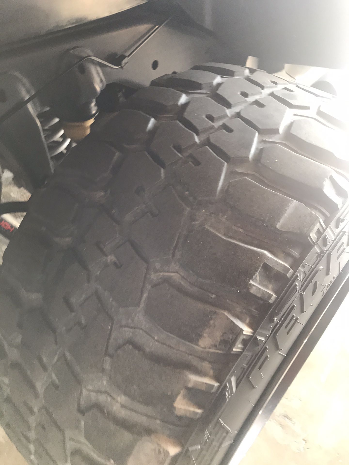 33x12.5x20 tires