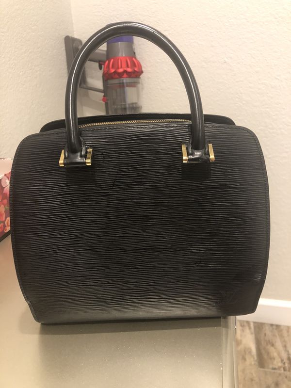 Louis Vuitton bag for Sale in Glendale, AZ - OfferUp