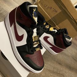 Air Jordan 1 Mid (Size 11/Wmns) 