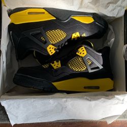 Jordan 4s Retro Yellow Thunder 