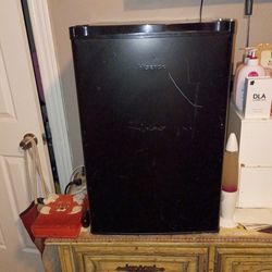 Mini fridge