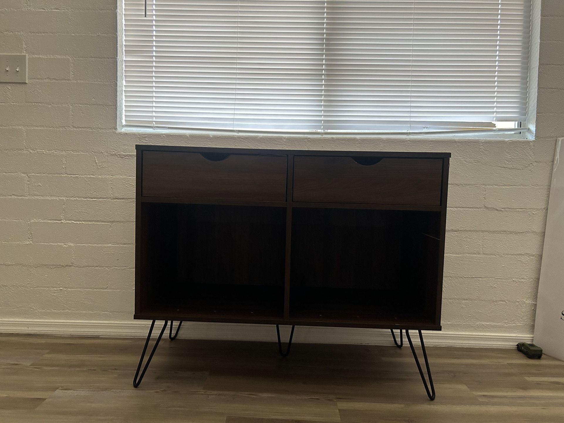 Turn Table / Entry Stand