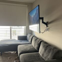 Modern Sectional Couch w/ Chaise – Great Condition